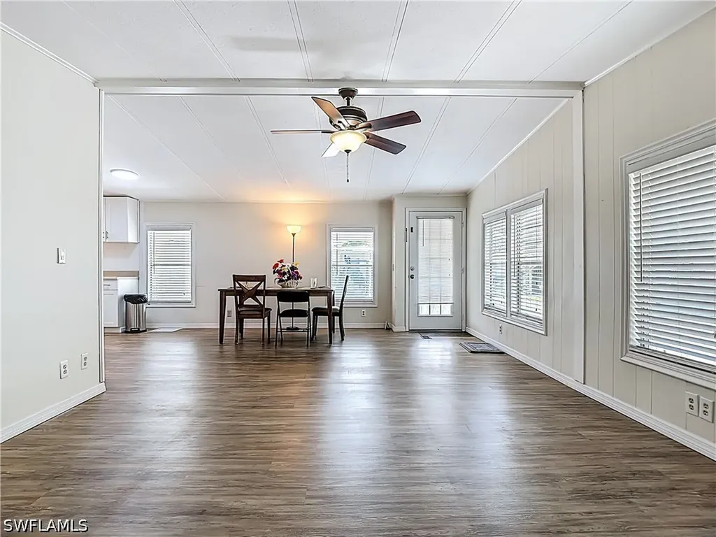 9 Moorhead Manor Naples FL 34112