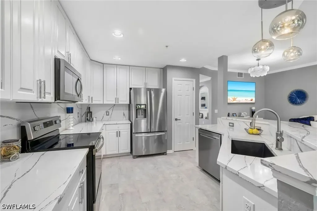 10020 Valiant Court Miromar Lakes FL 33913