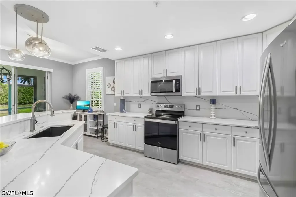 10020 Valiant Court Miromar Lakes FL 33913