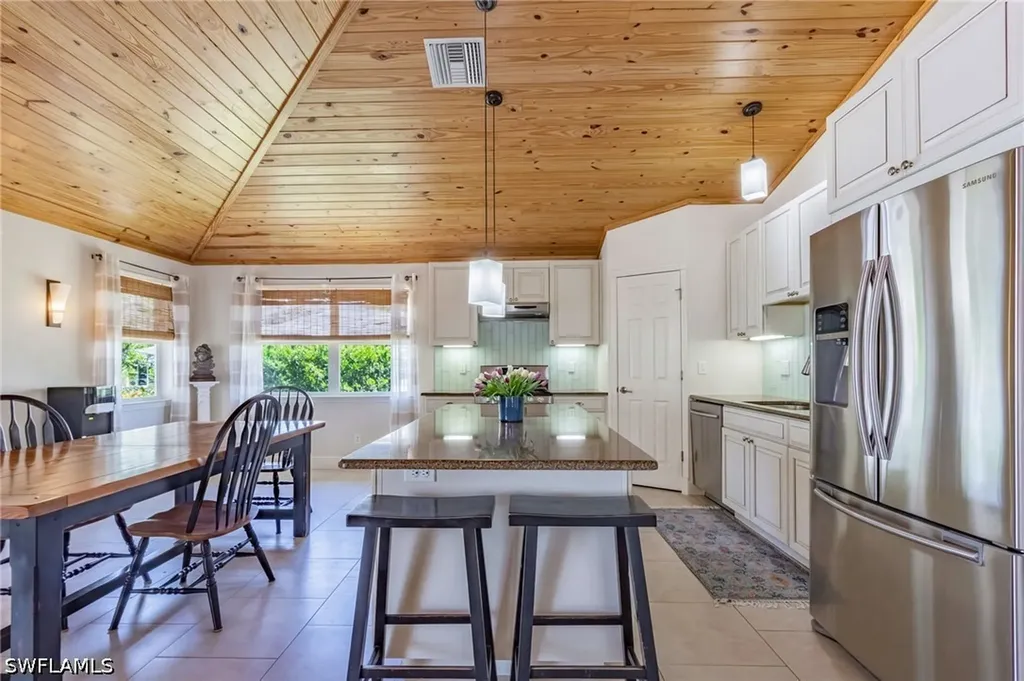 7655 Myrsine Circle Bokeelia FL 33922