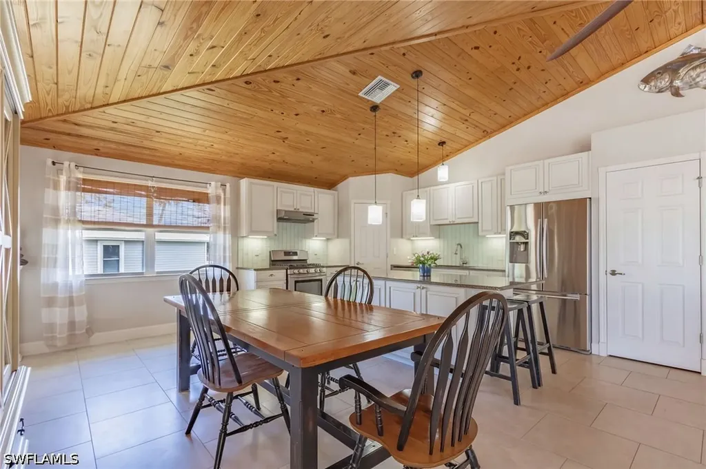 7655 Myrsine Circle Bokeelia FL 33922