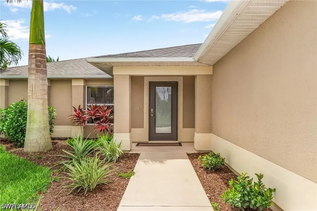 2326 SW 27th Street Cape Coral FL 33914