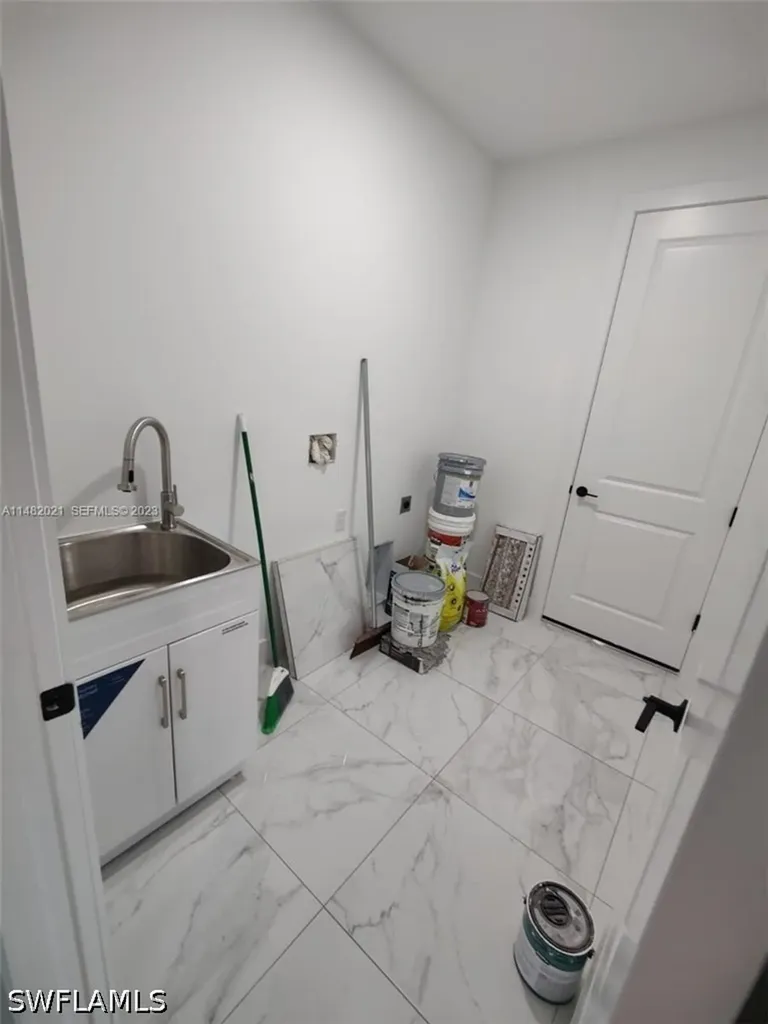 716 NW 37th Avenue Cape Coral FL 33993
