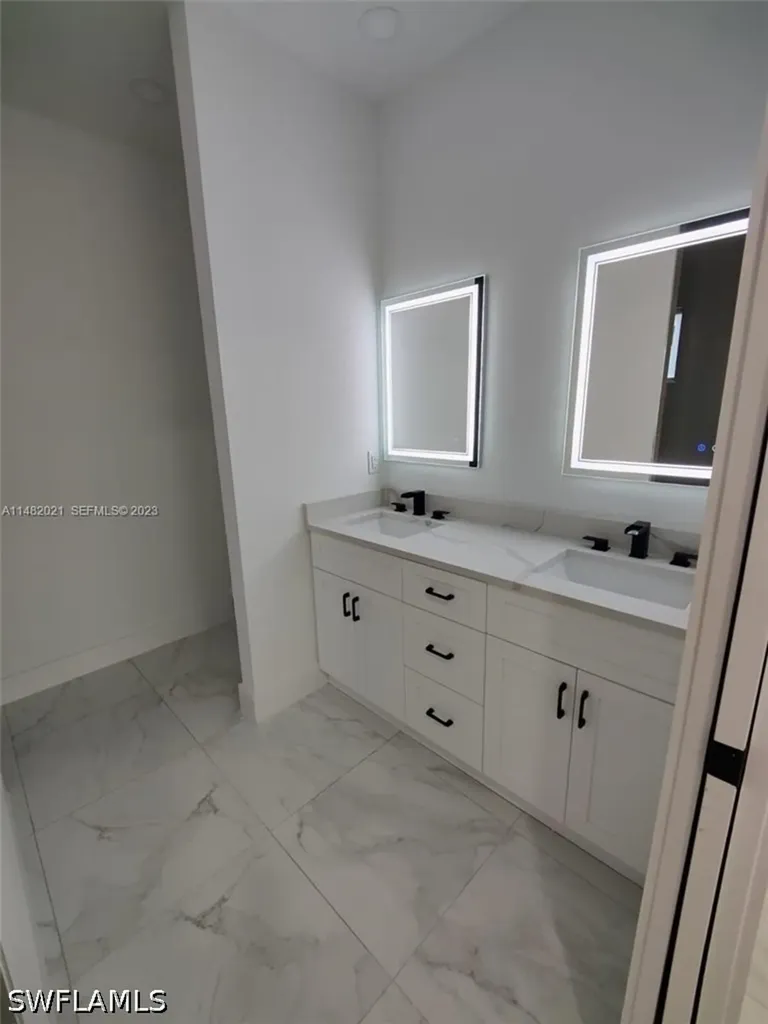 716 NW 37th Avenue Cape Coral FL 33993