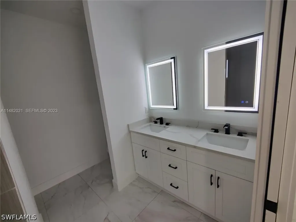 716 NW 37th Avenue Cape Coral FL 33993