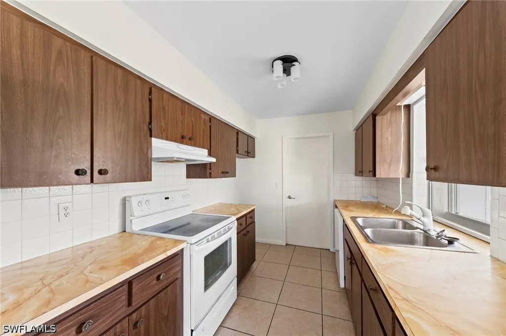 7503 Sanibel Boulevard Fort Myers FL 33967