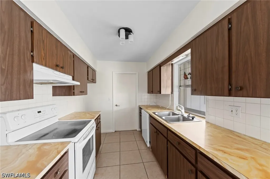 7503 Sanibel Boulevard Fort Myers FL 33967