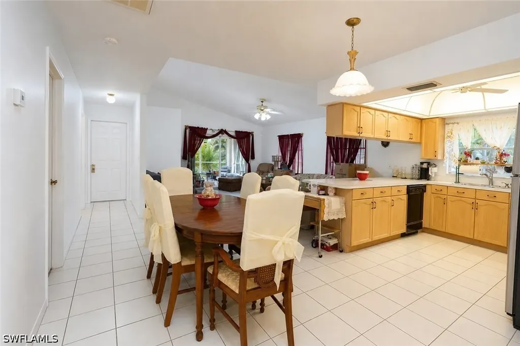 808 96th Avenue N Naples FL 34108
