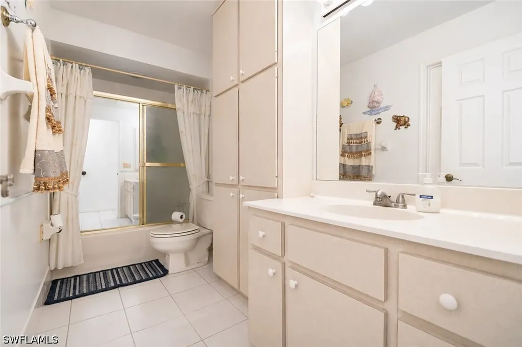 808 96th Avenue N Naples FL 34108