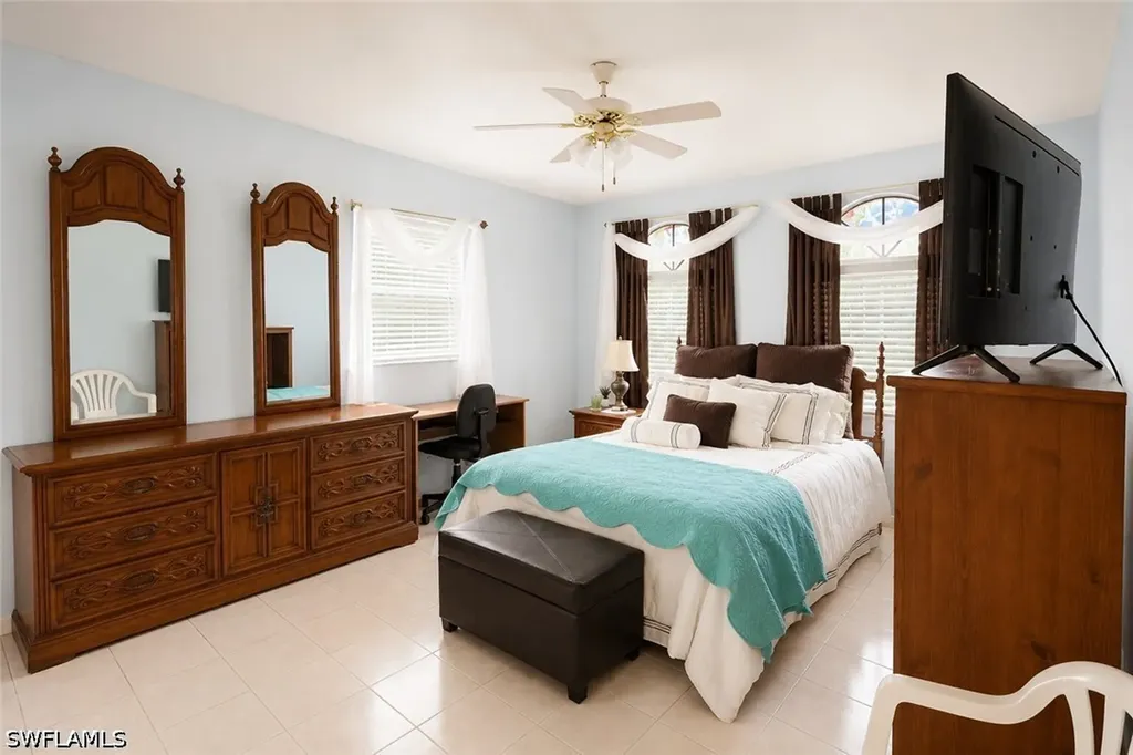 808 96th Avenue N Naples FL 34108