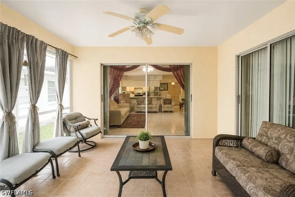808 96th Avenue N Naples FL 34108