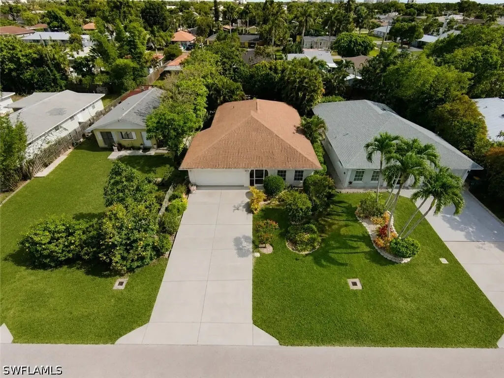 808 96th Avenue N Naples FL 34108
