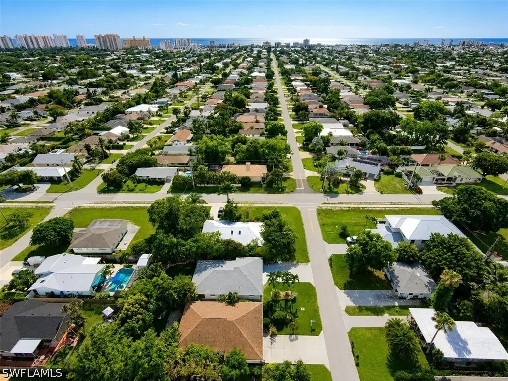 808 96th Avenue N Naples FL 34108