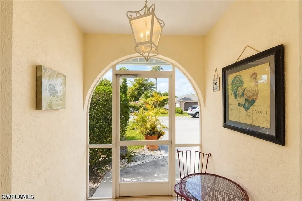808 96th Avenue N Naples FL 34108