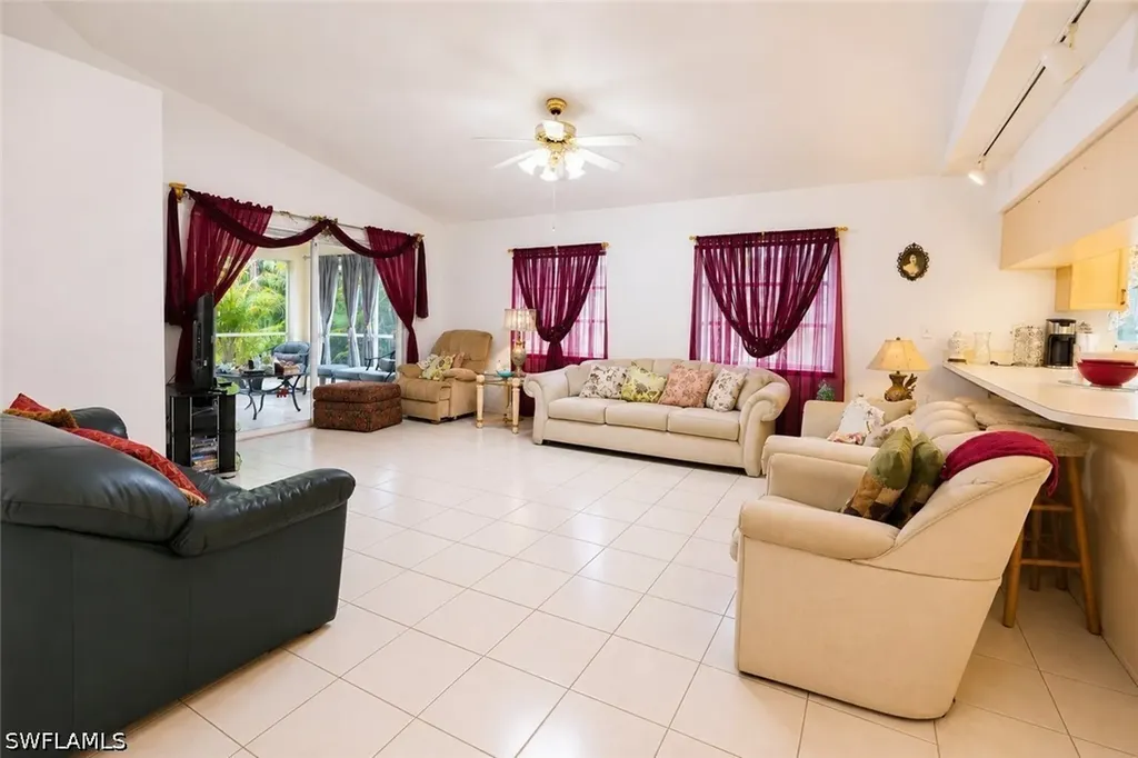 808 96th Avenue N Naples FL 34108
