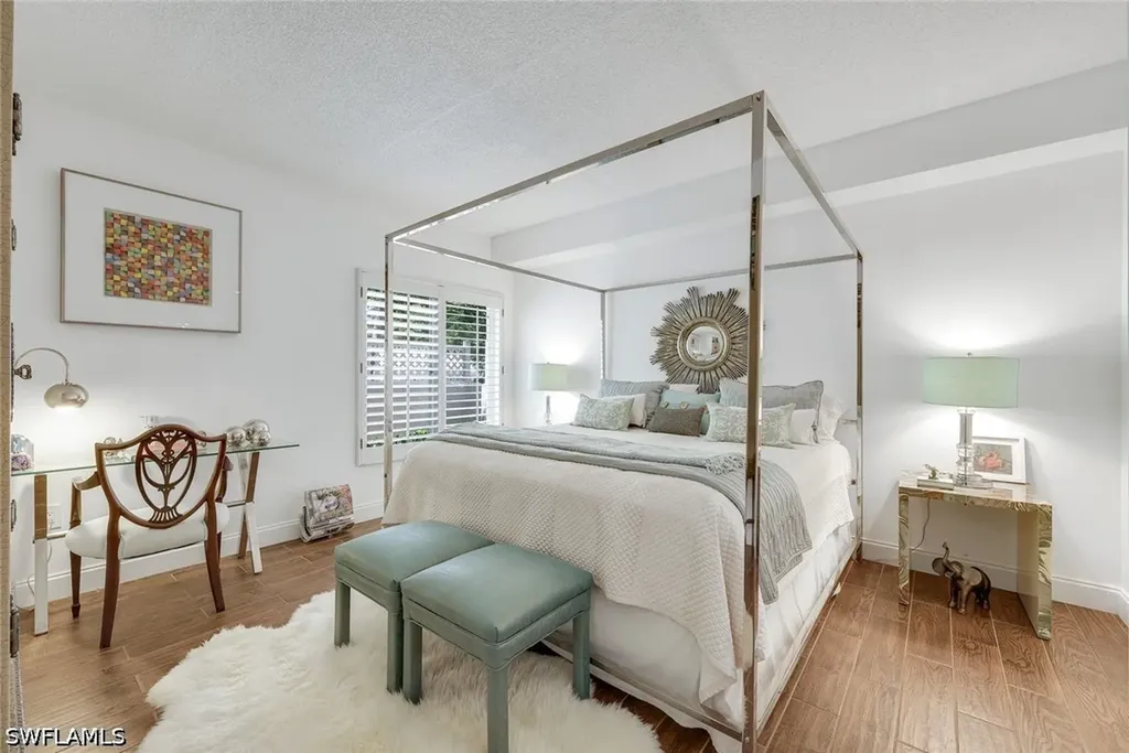 5817 Glencove Drive Naples FL 34108