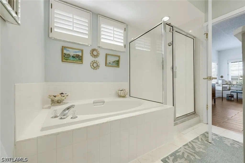 5817 Glencove Drive Naples FL 34108