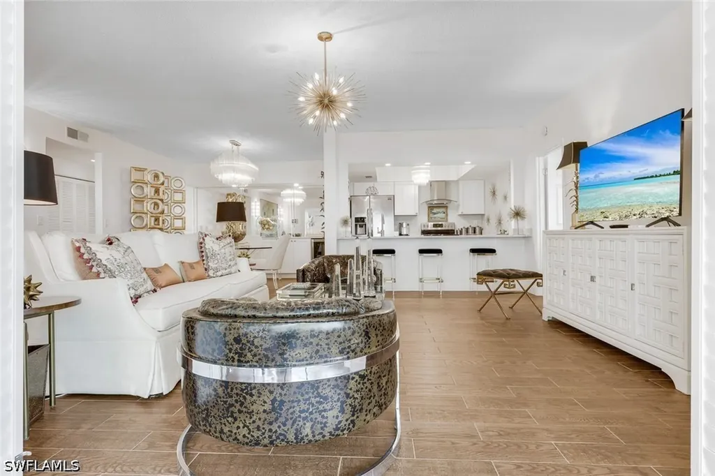 5817 Glencove Drive Naples FL 34108