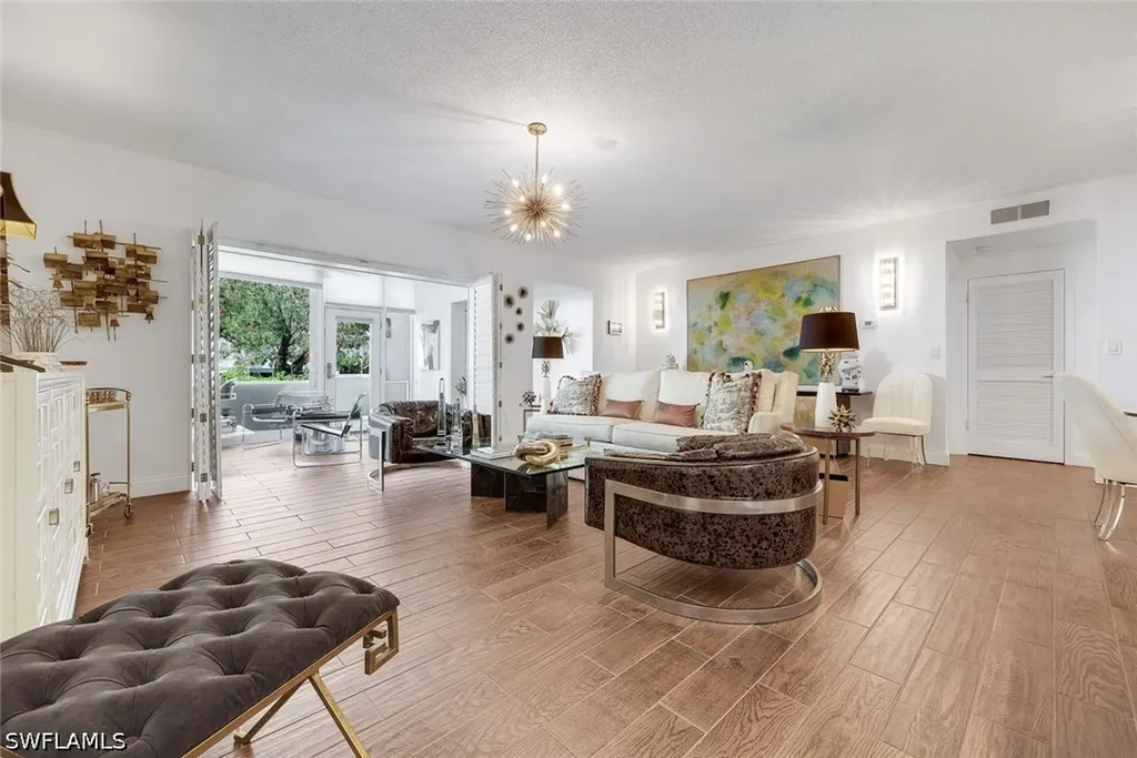 5817 Glencove Drive Naples FL 34108