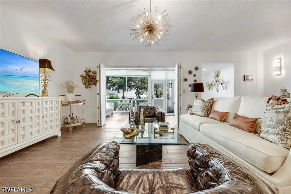 5817 Glencove Drive Naples FL 34108