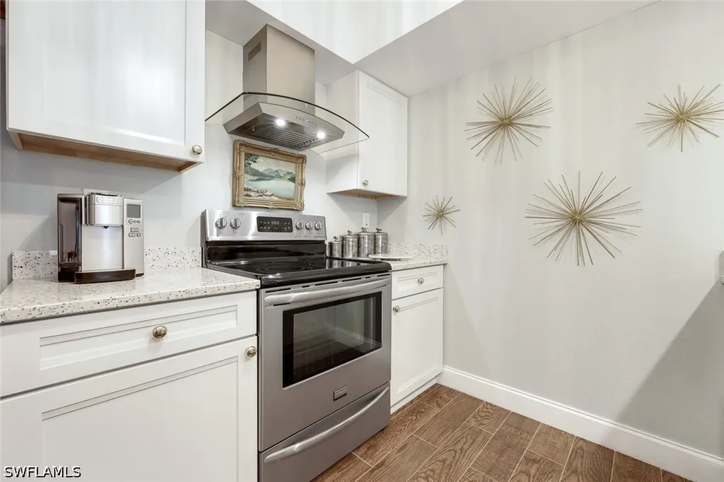 5817 Glencove Drive Naples FL 34108