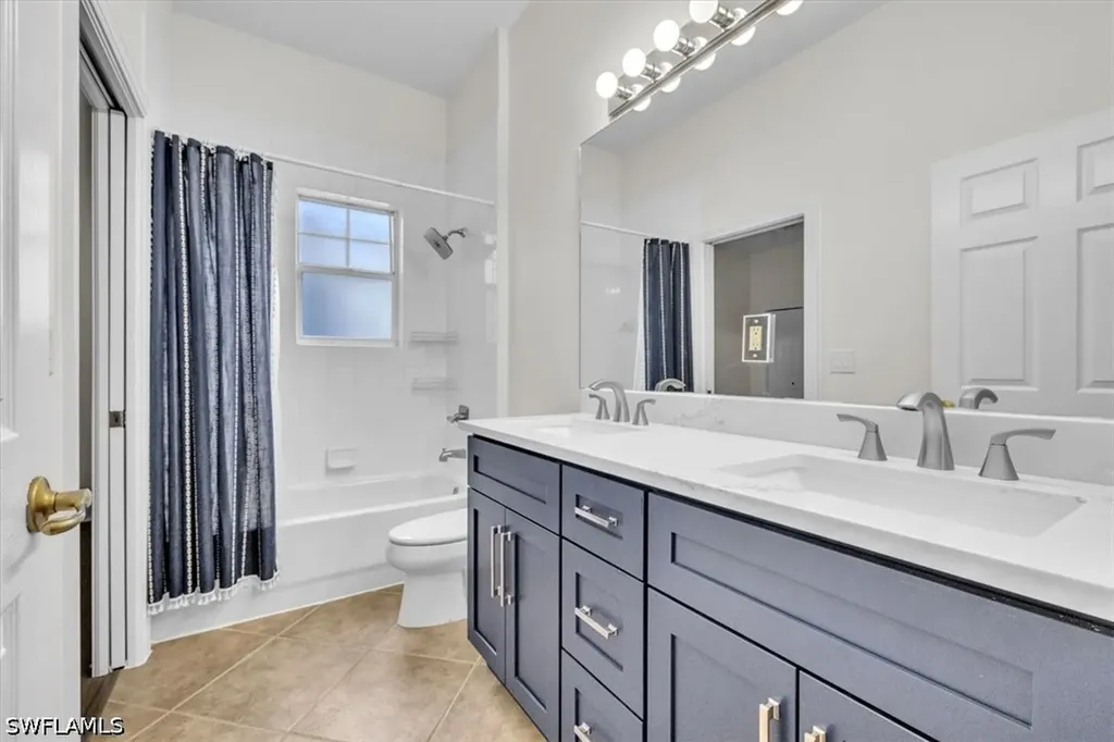 837 Vistana Circle Naples FL 34119