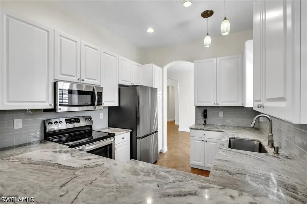837 Vistana Circle Naples FL 34119