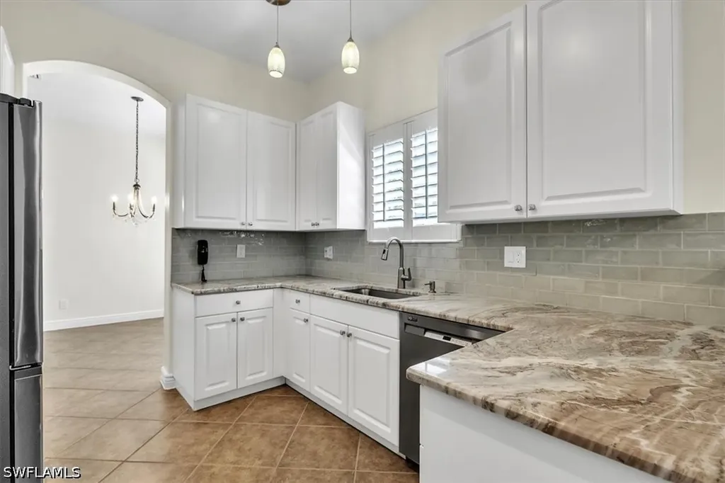 837 Vistana Circle Naples FL 34119