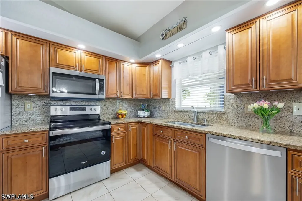 1131 NW 28th Place Cape Coral FL 33993