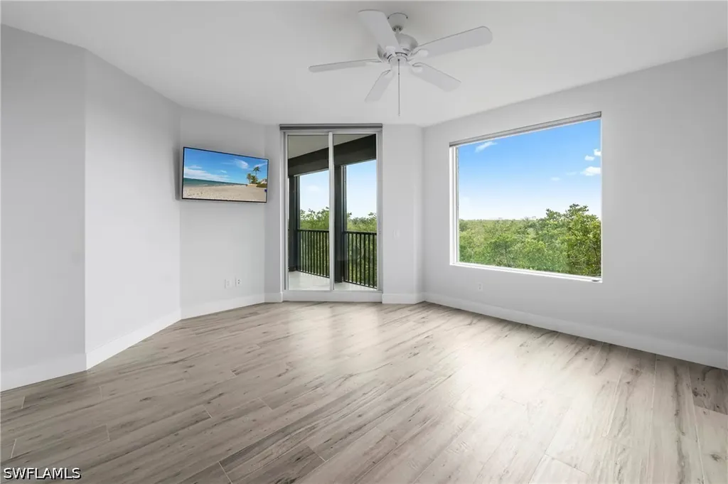 425 Cove Tower Drive Naples FL 34110