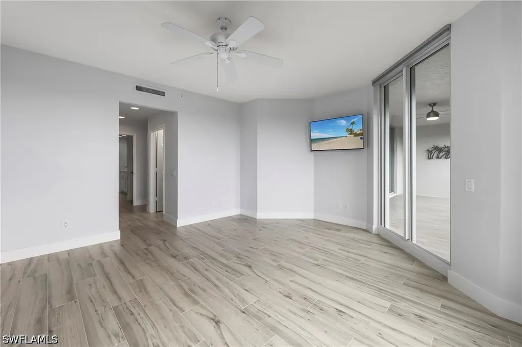 425 Cove Tower Drive Naples FL 34110