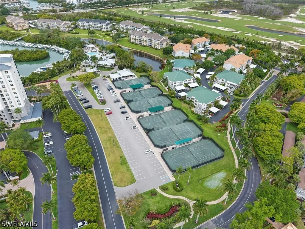 425 Cove Tower Drive Naples FL 34110