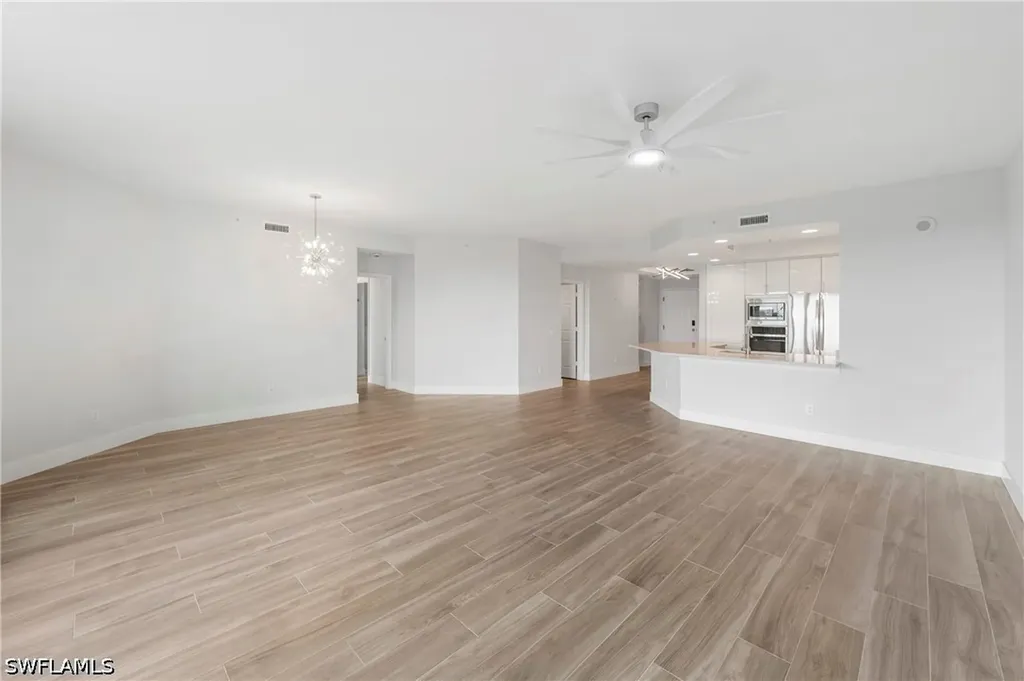 425 Cove Tower Drive Naples FL 34110