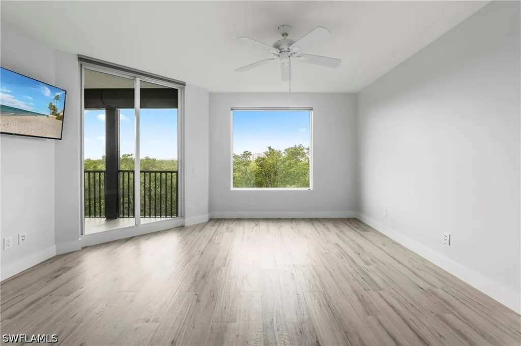 425 Cove Tower Drive Naples FL 34110