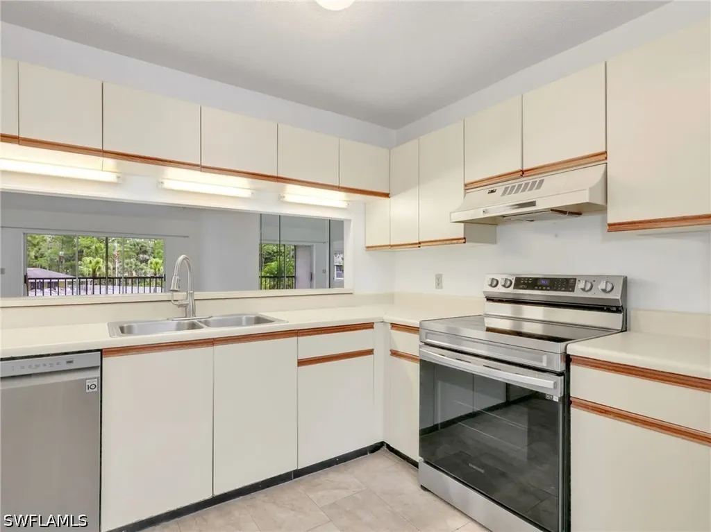 5780 Woodmere Lake Circle Naples FL 34112