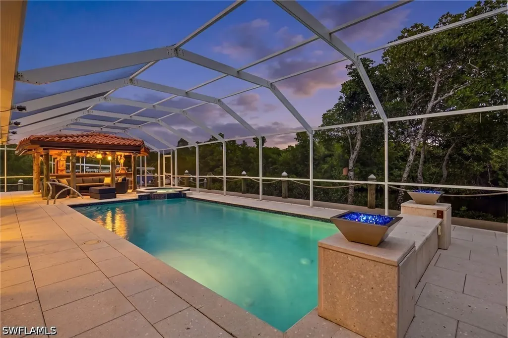 Fort Myers FL, 358 Morse Plaza