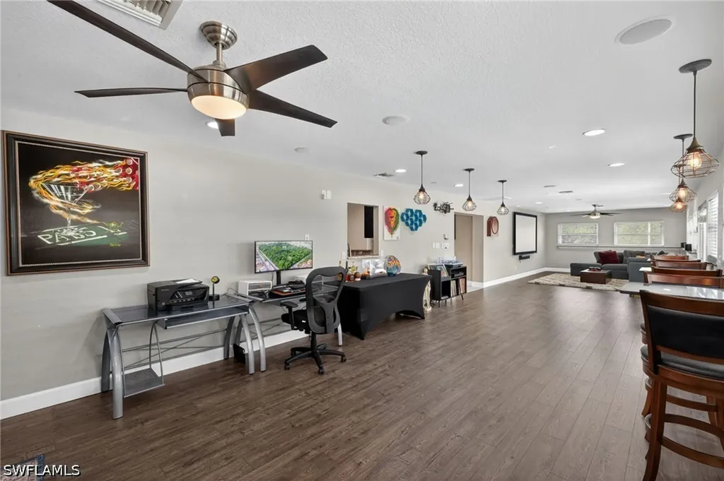 358 Morse Plaza Fort Myers FL 33905