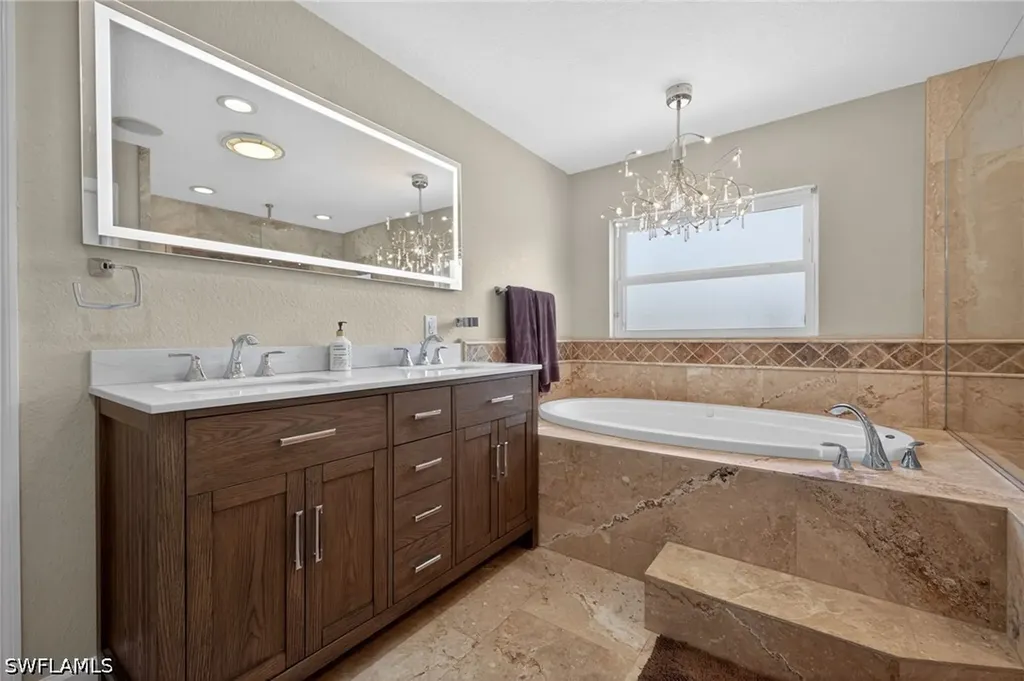 358 Morse Plaza Fort Myers FL 33905