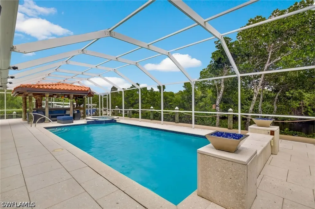 358 Morse Plaza Fort Myers FL 33905