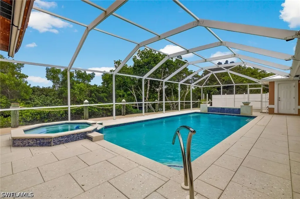 358 Morse Plaza Fort Myers FL 33905