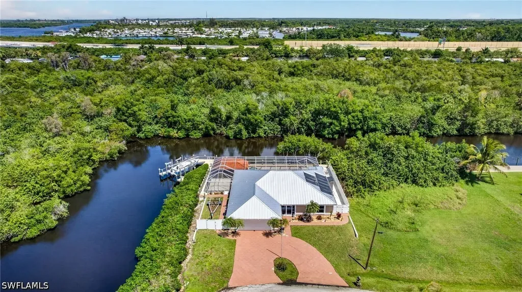 358 Morse Plaza Fort Myers FL 33905