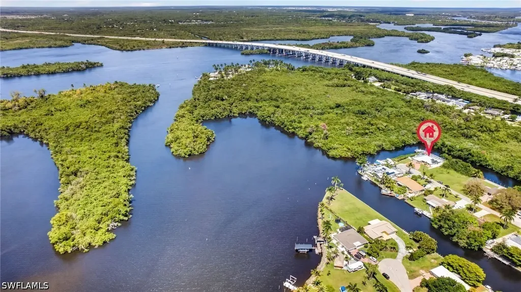 358 Morse Plaza Fort Myers FL 33905