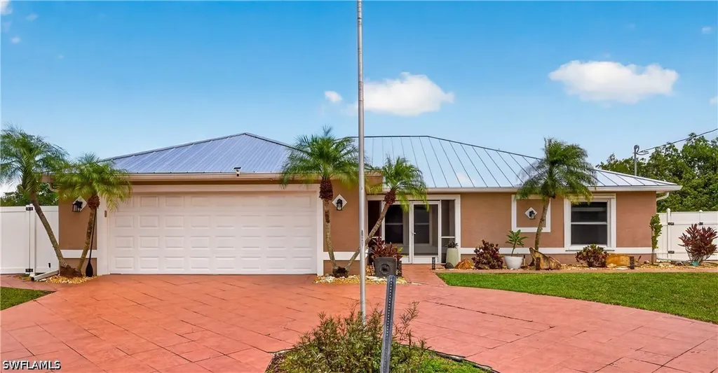 358 Morse Plaza Fort Myers FL 33905