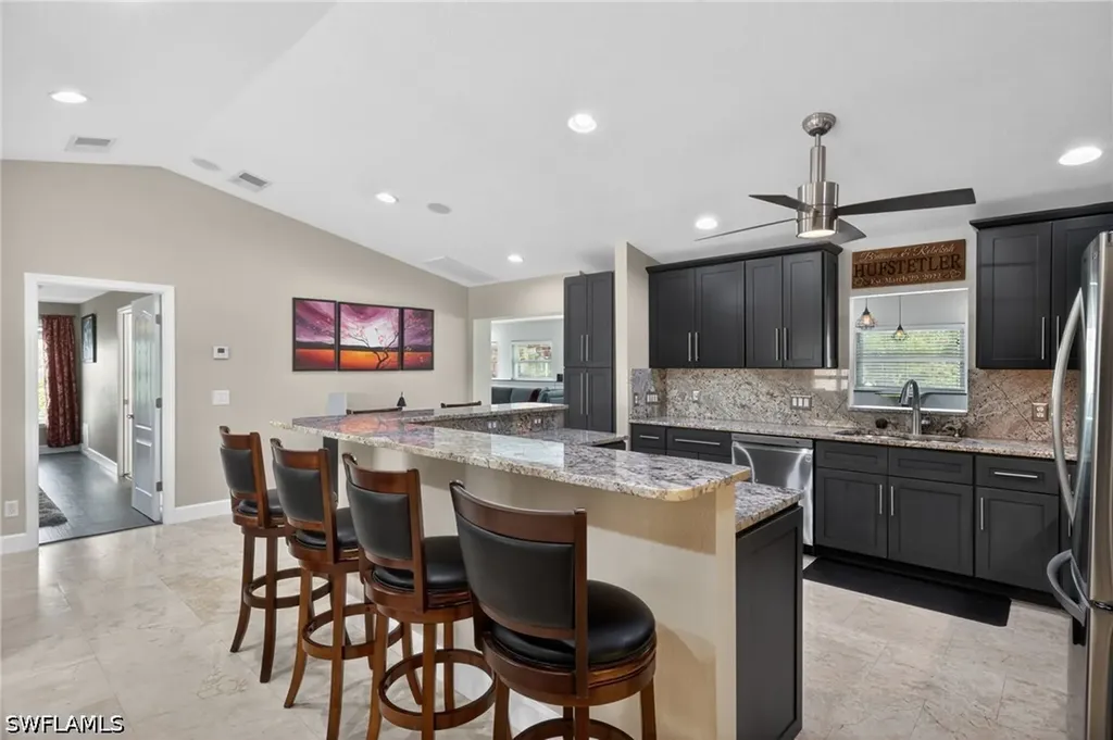 358 Morse Plaza Fort Myers FL 33905