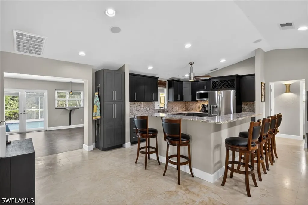 358 Morse Plaza Fort Myers FL 33905