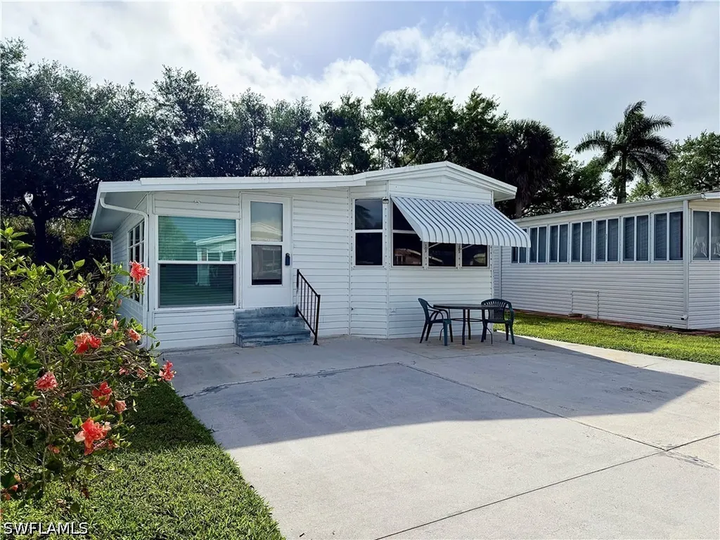 5 Bass Lane Naples FL 34114