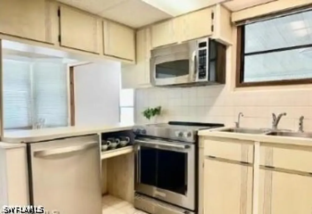 5 Bass Lane Naples FL 34114
