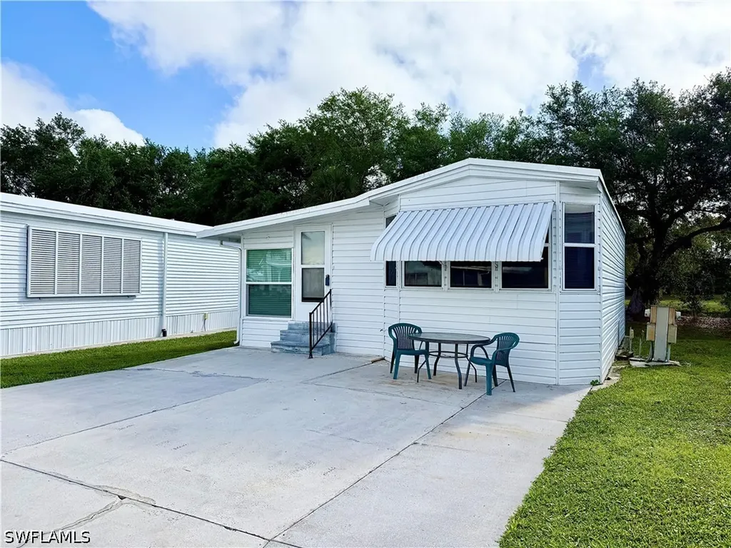 5 Bass Lane Naples FL 34114