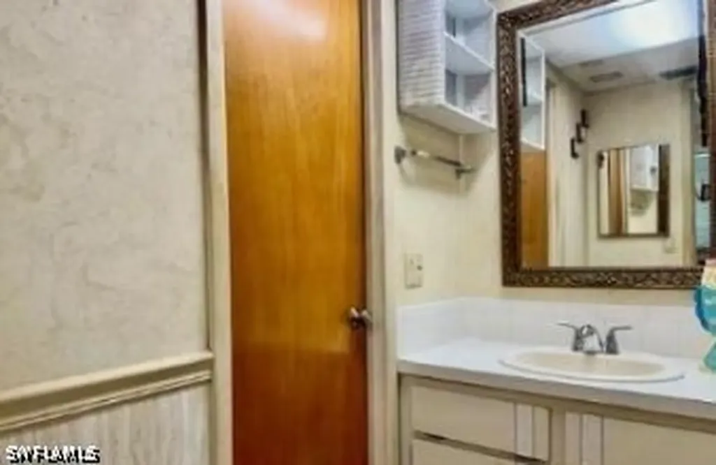 5 Bass Lane Naples FL 34114