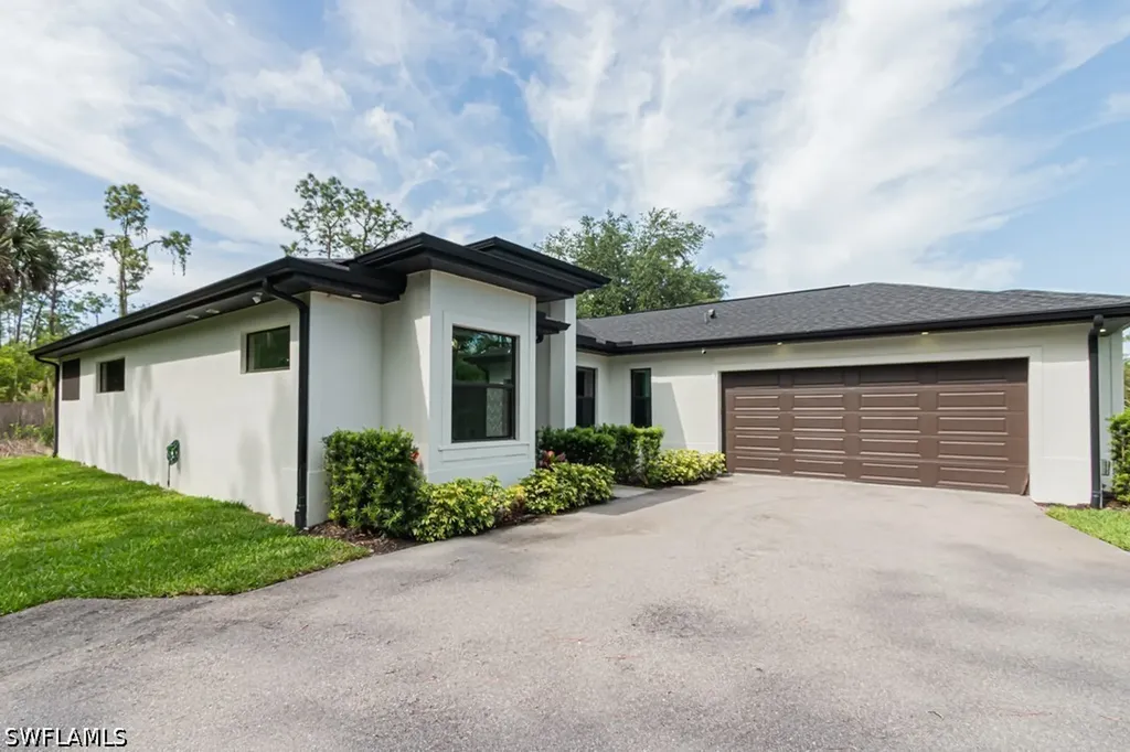 3810 2nd Avenue SE Naples FL 34117